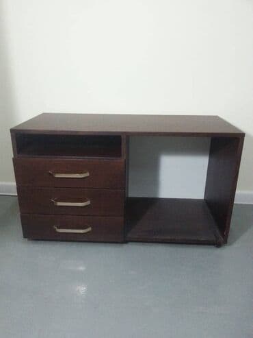 TV altlığı, işlənmiş, əla vəziyyətdə