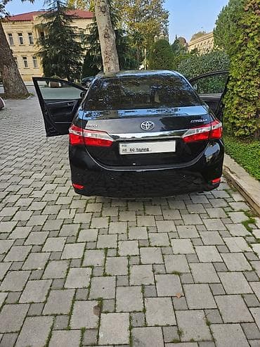 toyota plus c: Toyota Corolla: 1.6 l | 2014 il Sedan — 4