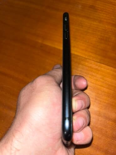 Poco: IPhone SE 2020, 128 GB, Qara, Barmaq izi — 4