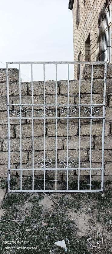 Перила: Dəmir pəncərə barmaqlığı

- razmer 120x160 — 1