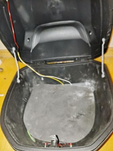 Salam moto baqac yeni kimidir işiq qurasdirilib stoplarina 2 açari var — 3
