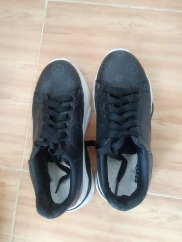 женские кеды сникерсы: Размер: 39, цвет - Черный, Б/у — 1