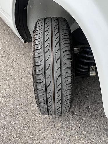 vaz 2105 karbirator: VAZ 2107, ağ rəng, sedan kuzov. Arginal benson Qabag sağ krıla ksok — 5