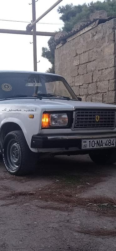 vaz baqaj: VAZ 2107, ağ rəng, sedan Xüsusiyyətlər: - Mexaniki sürətlər qutusu - — 6