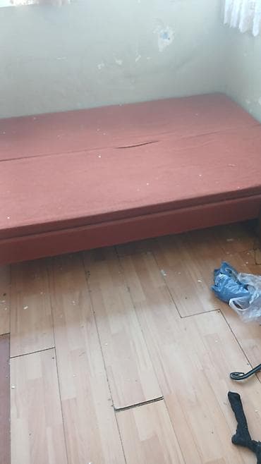 Taxt yaxsı veziyededir hec bir prablemi yoxdur əlavə birdenede taxt at lalafo.az Taxt yaxsı veziyededir hec bir prablemi yoxdur əlavə birdenede taxt