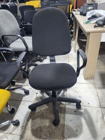 офисные кресла: Ofis kreslilari tekerli,ve tekersiz. ela veziyyetdedirler.hec bir — 11