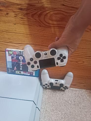 playsta: PlayStation 4 (ağ rəng) komplekt - Konsol: Sony PlayStation 4, ağ — 3