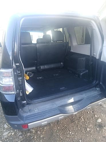 avtomobil acarları: Mitsubishi Pajero GLS, V6 benzinli SUV Xüsusiyyətlər: - Güclü V6 — 6