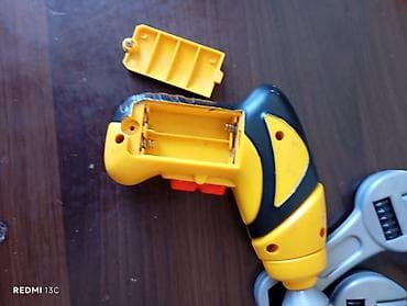 uşaqlar ucun metal konstruktor: Uşaq üçün plastik alət dəsti Tərkib: - Sarı-qara oyuncaq — 3