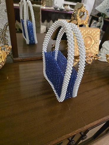 Çantalar: Əl işi muncuq çanta - Dizayn: İkiqat qulplu, trapez formalı çanta - — 1