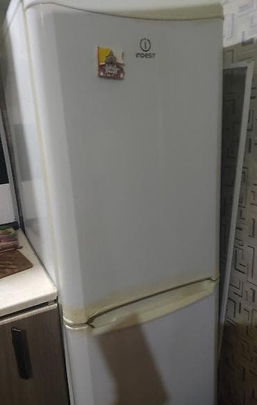 2 qapılı Indesit Soyuducu Satılır, rəng - Ağ
