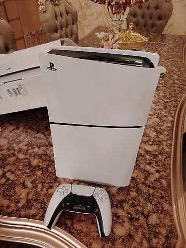 playstation 5 baki: Salam ps 5 slim satılır,4-5 dəfəm istifadə olunufps plus var 1 illiy — 2