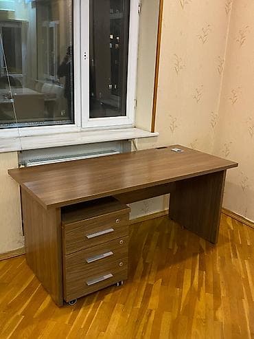 Ofis dolabları: İşçi üçün, Dördbucaq masa — 1