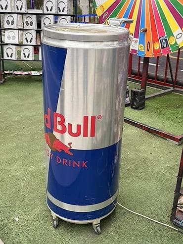 islemis soyuducu: Red Bull formalı kommersiya soyuducusu - Brend stendi dizaynında — 1