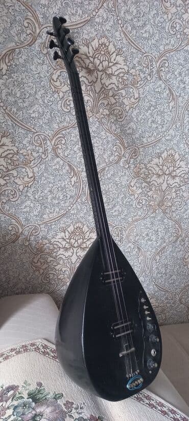 гитара азербайджан: Elektrik saz – 3 simli, qara rəng. - Korpus: damla formalı, klassik — 1