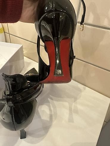 женские классические туфли на танкетке: Qadın klassik ayaqqabıları – qara laklı, iti burunlu, incə hündürdaban — 3