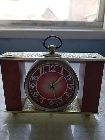 Məhsul: Mexaniki masa saatı (Sovet istehsalı, GOST 3309‑75) Təsvir: -