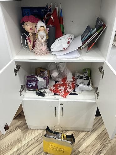 Офисные шкафы: Ağ rəngli ofis rəfi və şkaf kombinasiyası - Material: laminat/MDF — 2