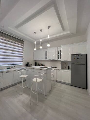 1 otaqlı kohnə tikili: 200 kv. m, 4 otaqlı — 7