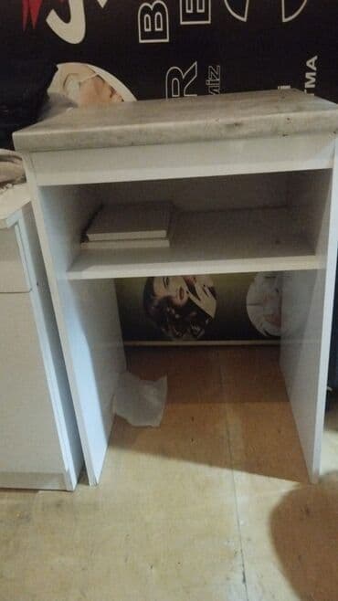 рабочий стол для дома: Книжная полка, Прямая — 1