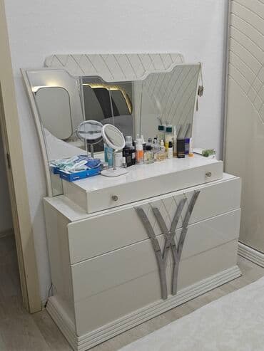 румынская мебель д 10: Двуспальная кровать, Шкаф, Турция, Б/у — 9