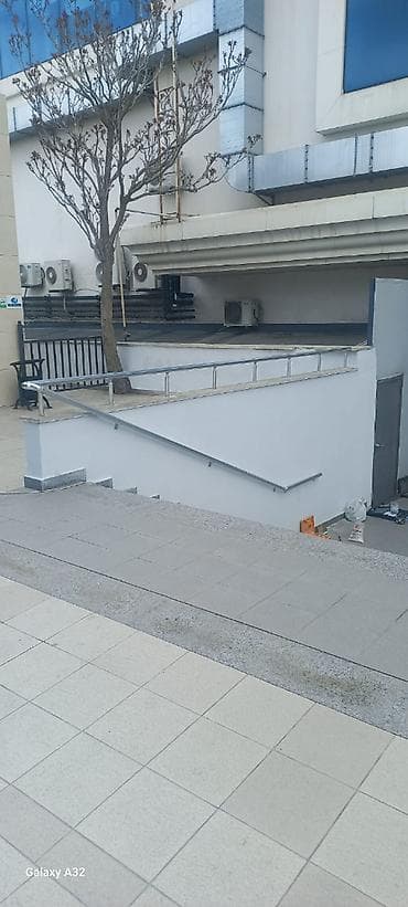 Paslanmayan poladdan tutacaqlı pandus (rampa) - Material: paslanmayan