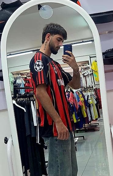 patchi: Məhsul: Futbol forması – qırmızı-qara zolaqlı AC Milan stili - — 1