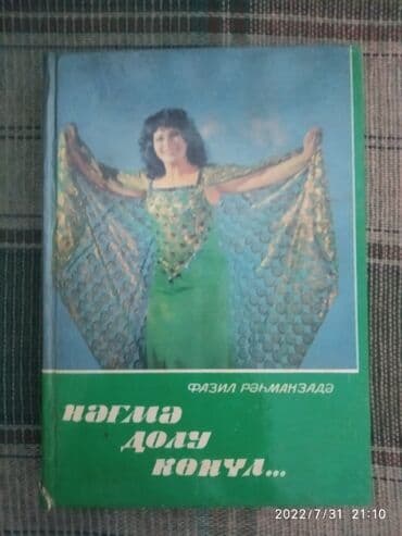 Kitablar satılır.Sovet dövründən qalma.Hər biri 10 azn ə