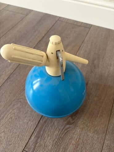 сифон: Sovet dövründən qalmış qazlı su üçün sifon — 3