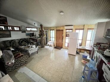 qəbələdə evlərin qiyməti: Şimali Qres qəsəbəsində 2 mərtəbəli binanın 1 mərtəbəsində 2 otaqlı 3 — 2