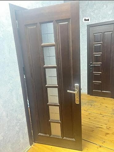 5 ədəd Belarusiya qapıları 3 ədədi şüşəli2 ədədi şüşəsiz. Zamoklar