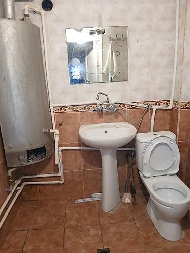 Mənzil 4/2 mərtəbəsində yerləşir. Su, ışıq, qaz binada daimidir — 5