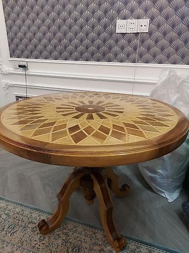 Əl işidi,bir neçə meşə ağacınnan yığılıb,iki hissəyə ayırmaq olur.Əla