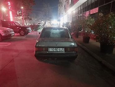 mersedes benz 190: Mercedes-Benz 190 (W201) sedan - Masin gundeliy surulen masindi — 5