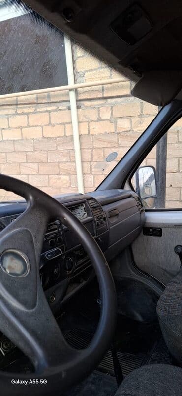 zmz mator: Yük Daşıma Furqonu – ağ rəngli, qapalı “bort”/konteyner tipli kuzov — 5