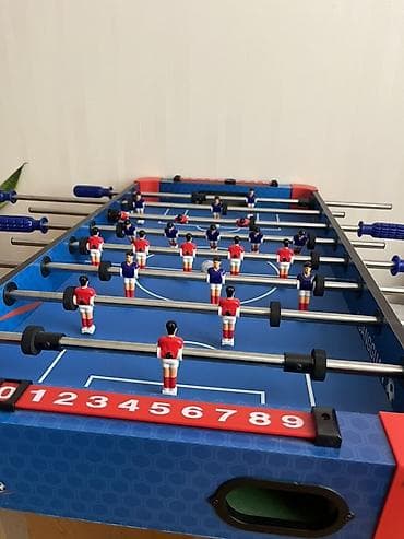 Futbol stol oyunu (foosball) – mavi meydança dizaynı ilə - Tam ölçülü