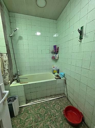 Продаётся 2-ух комнатнаяквартира 9-1 этаж имеется два подвала по at lalafo.az Продаётся 2-ух комнатнаяквартира 9-1 этаж имеется два подвала по