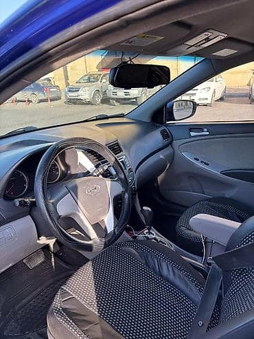 hunday matrix: Hyundai Accent: 1.6 l | 2012 il Sedan — 6
