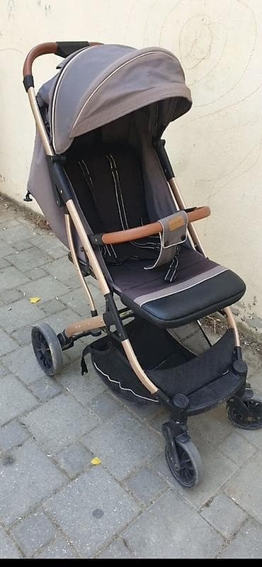 Klassik gəzinti arabası