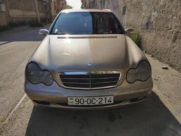Mercedes-Benz C 200: 2 l | 2000 il Sedan