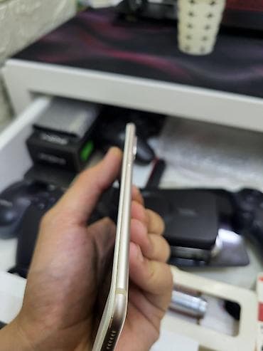 Xiaomi Mi A2, rəng - Qızılı, 
 İki sim kartlı — 4