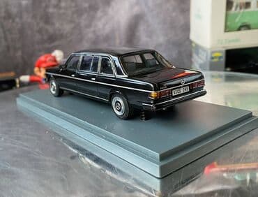 metbex tavan modelleri: Коллекционная модель Mercedes-Benz 240D V123 limousine black 1978 NEO — 25