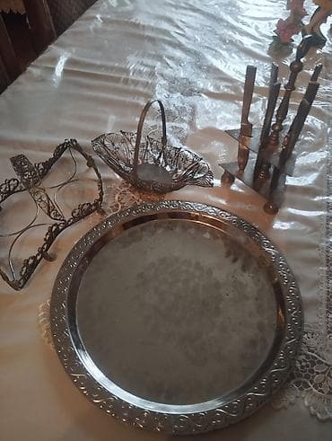 Gümüş rəngli servis və masa aksesuarları dəsti - Böyük dairəvi metal lalafo.az -da Gümüş rəngli servis və masa aksesuarları dəsti - Böyük dairəvi metal