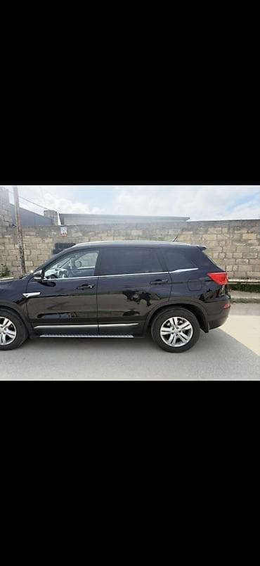 canqan avto: Changan CS75, qara rəng, şəhər və ailə istifadəsi üçün rahat — 3