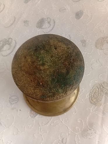 cayni serviz: Bürüncdən hazırlanmış əl dəyirmanı – həvəng və dəstək. Məhsul — 3