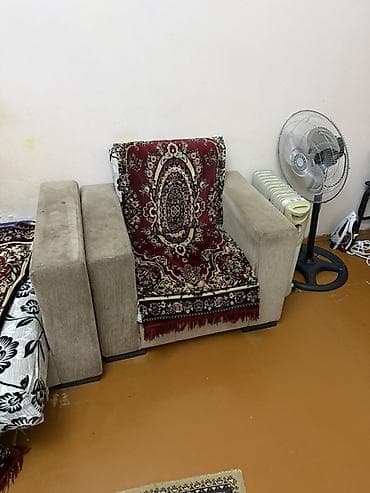 Кресла: Hamısı birlikdə 150 manat. Divan yaxşı deyil, ancaq diyərləri — 1