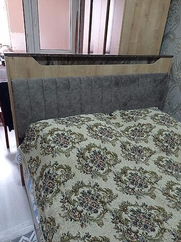 Yataq otağı mebel dəsti Tərkibi: - İki qapılı şkaf – açıq ağac rəngi — 4