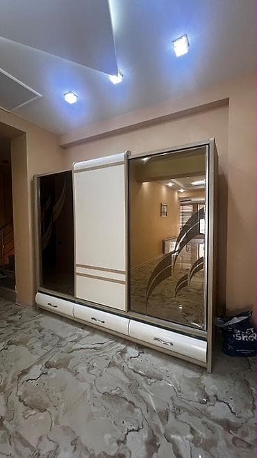taxt doweyi: Böyük və geniş sürgülü qapılı şkaf satılır Çox yaxşı vəziyyətdə — 5
