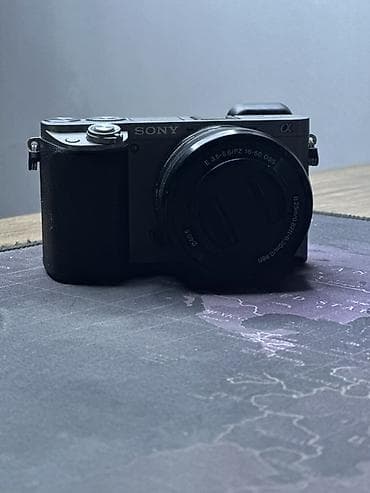sony qulaqcıq: Sony Alpha 6000 seriyalı aynasız fotoaparat + 16-50mm kit obyektiv — 1