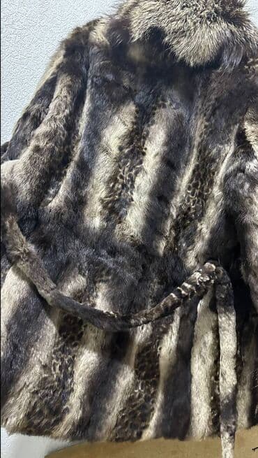 женские шубы с воротником: Женская шука из соболя. Размер S-M. Одевалась всего 3-4 раза. В — 3